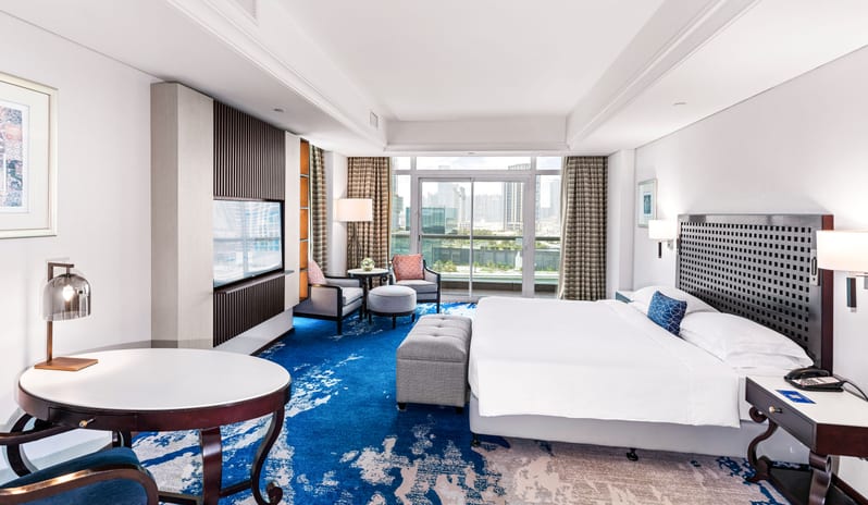 Sea view suite with balcony and lounge access